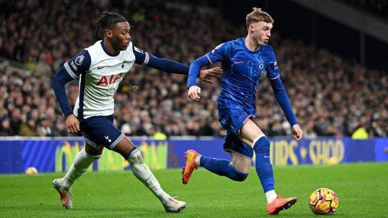 Chelsea được đánh giá cao hơn Tottenham Hotspur